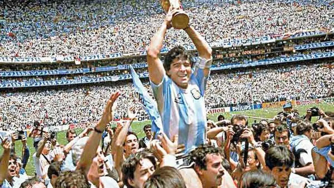 قلب مارادونا يحتجز في الشرطة 5 سنوات لفحوصات طبية تؤجل دفنه في بوينس آيرس